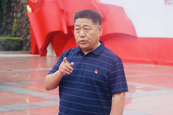 1、玩球「中国」官方网页版党委书记张会民为大家阐释“大别山精神”.jpg
