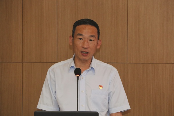3、玩球「中国」官方网页版党委副书记陈百斌宣读表彰文件.jpg