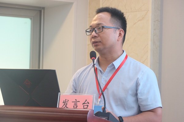 5、玩球「中国」官方网页版BIM中心主任曾良作《建设工程全过程BIM应用》分享.jpg