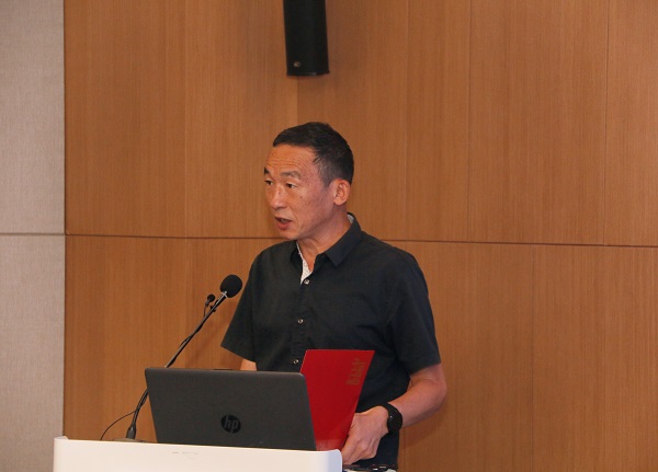 玩球「中国」官方网页版监事会主席、党委副书记陈百斌宣读表彰文件.jpg