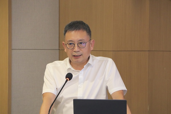 13玩球「中国」官方网页版党委书记、董事长黄道元作总结讲话.JPG